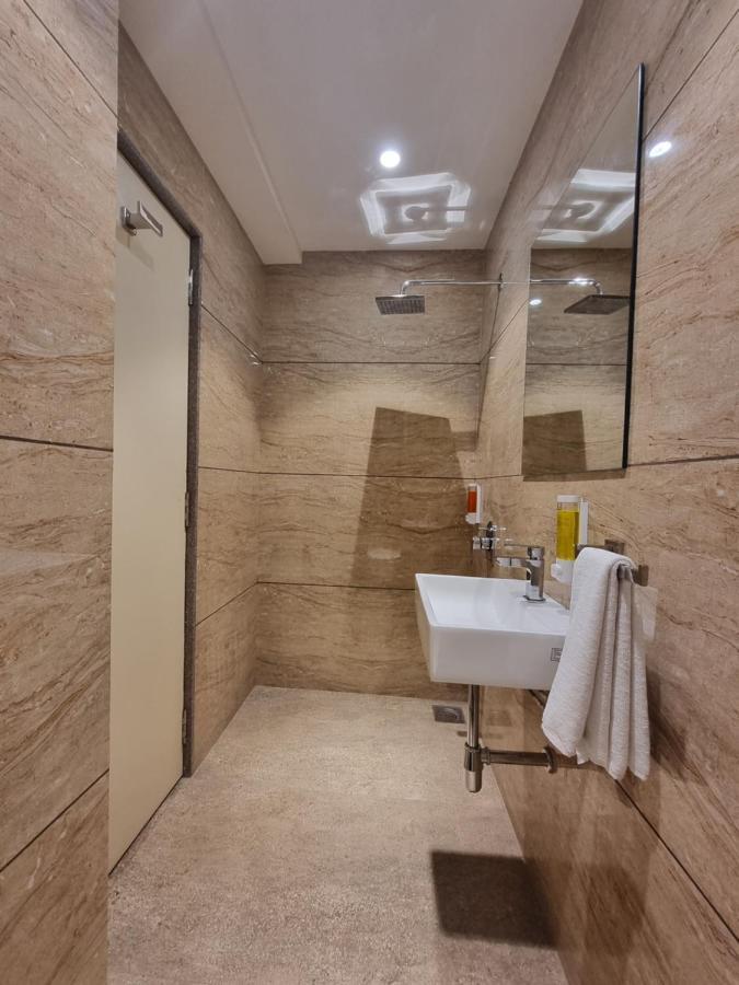 Hotel El Magnifico Surat Ngoại thất bức ảnh