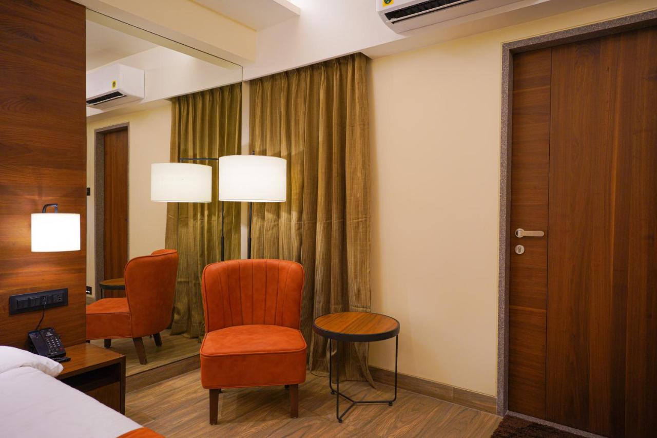 Hotel El Magnifico Surat Ngoại thất bức ảnh