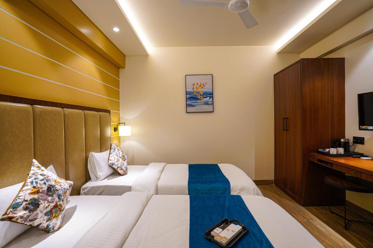 Hotel El Magnifico Surat Ngoại thất bức ảnh