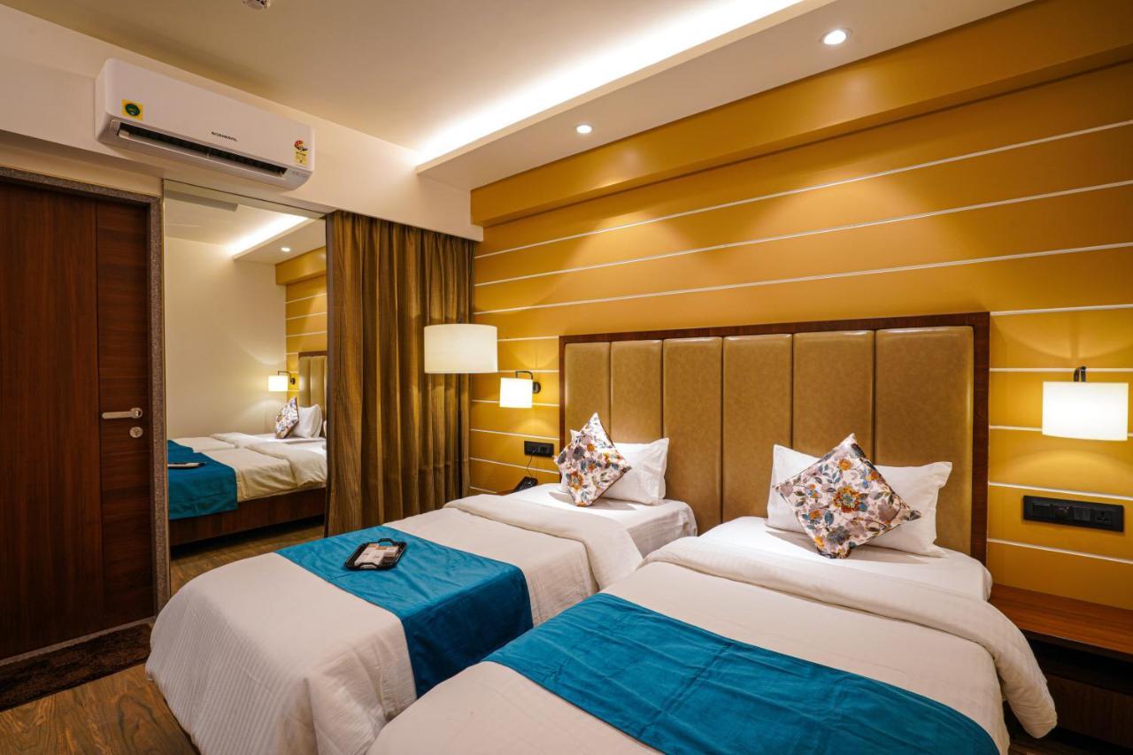 Hotel El Magnifico Surat Ngoại thất bức ảnh
