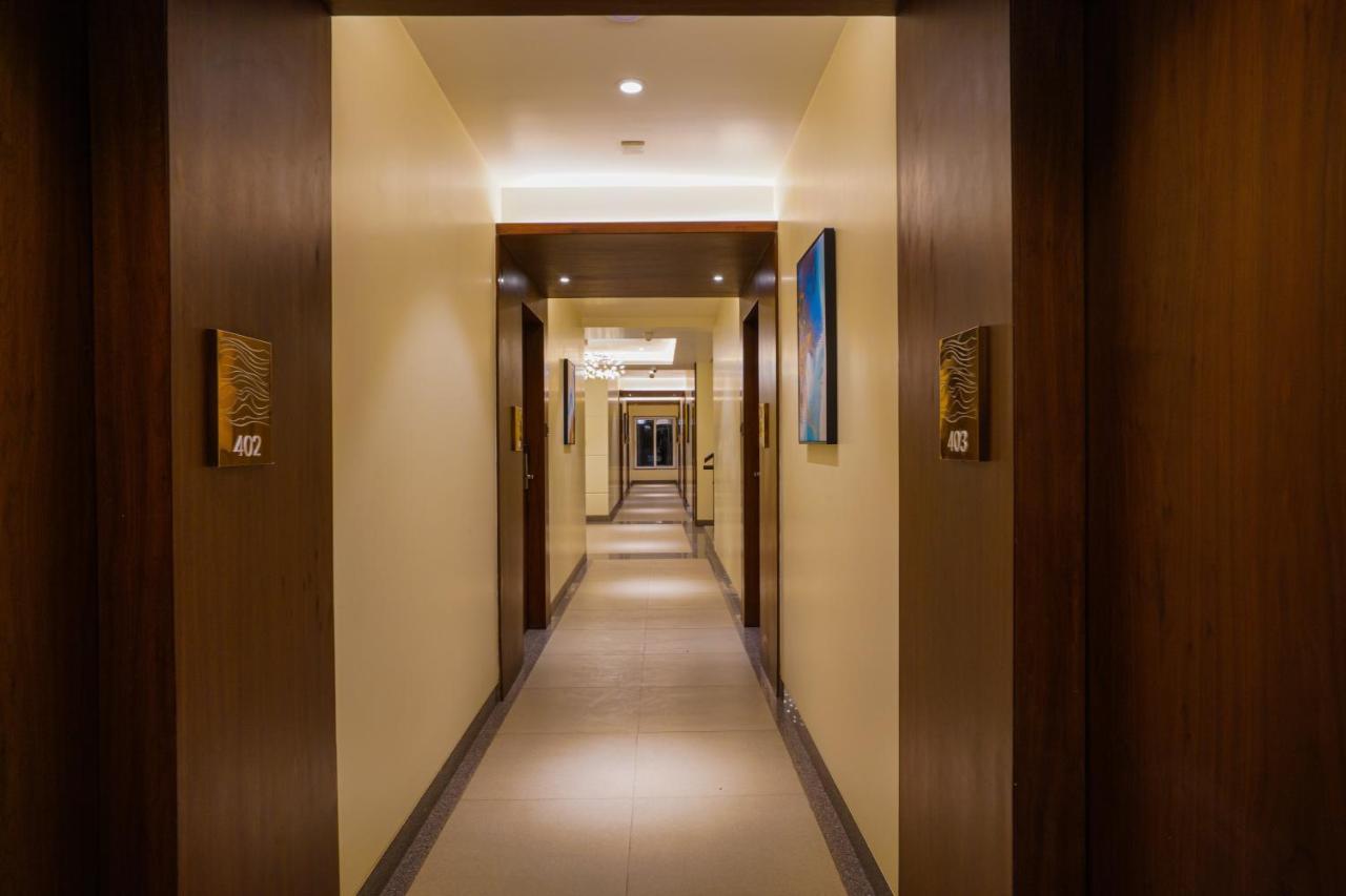 Hotel El Magnifico Surat Ngoại thất bức ảnh