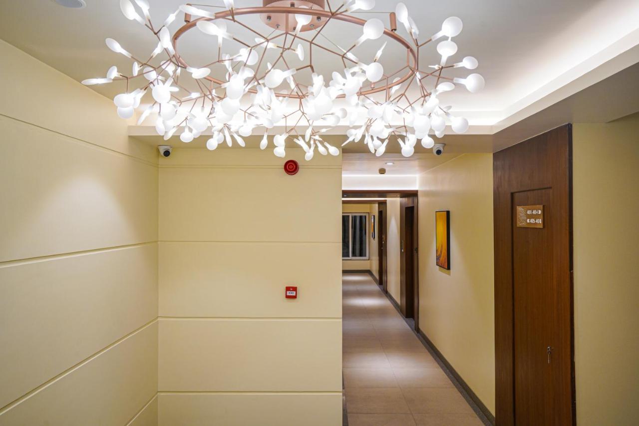 Hotel El Magnifico Surat Ngoại thất bức ảnh
