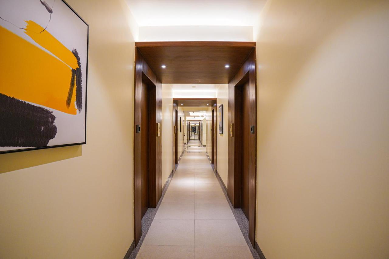 Hotel El Magnifico Surat Ngoại thất bức ảnh