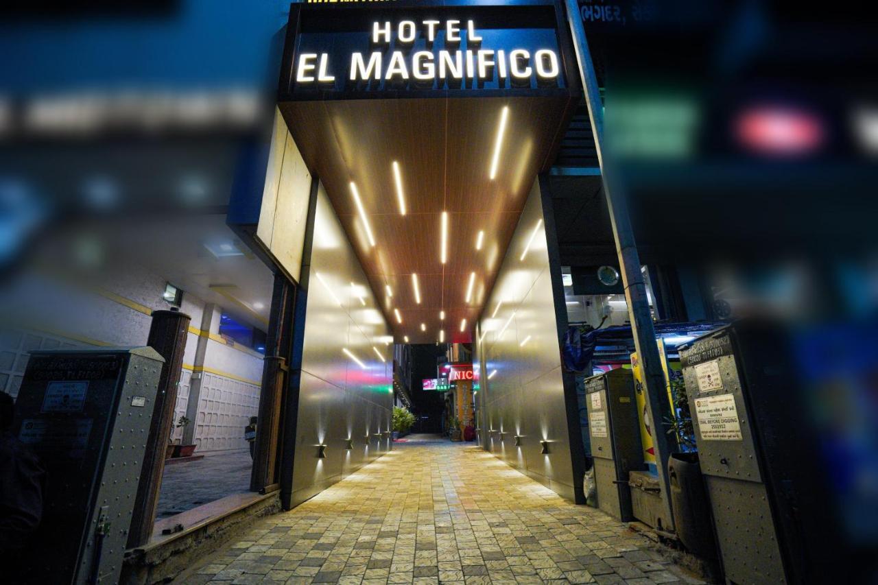 Hotel El Magnifico Surat Ngoại thất bức ảnh